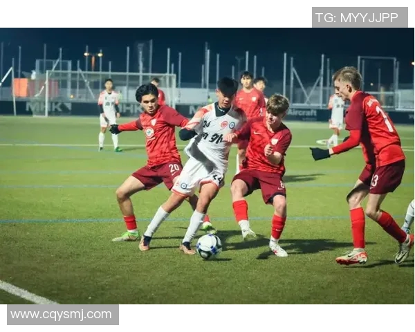 深圳足球队整体压制战术解析与球队发展探讨