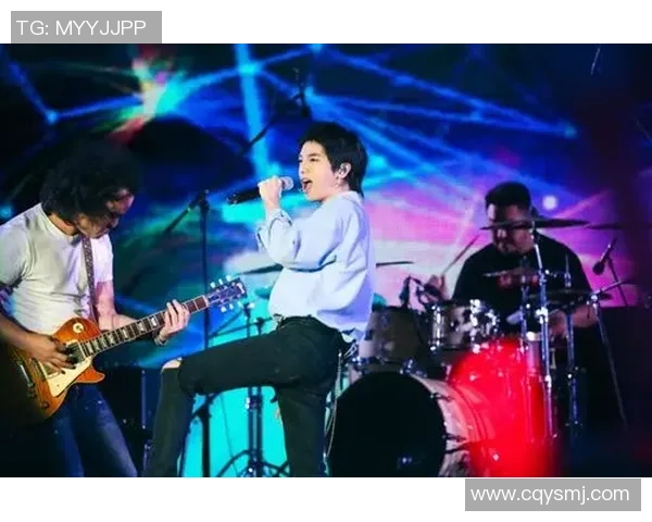 歌手与足球的奇妙交汇：音乐与运动的完美融合之旅